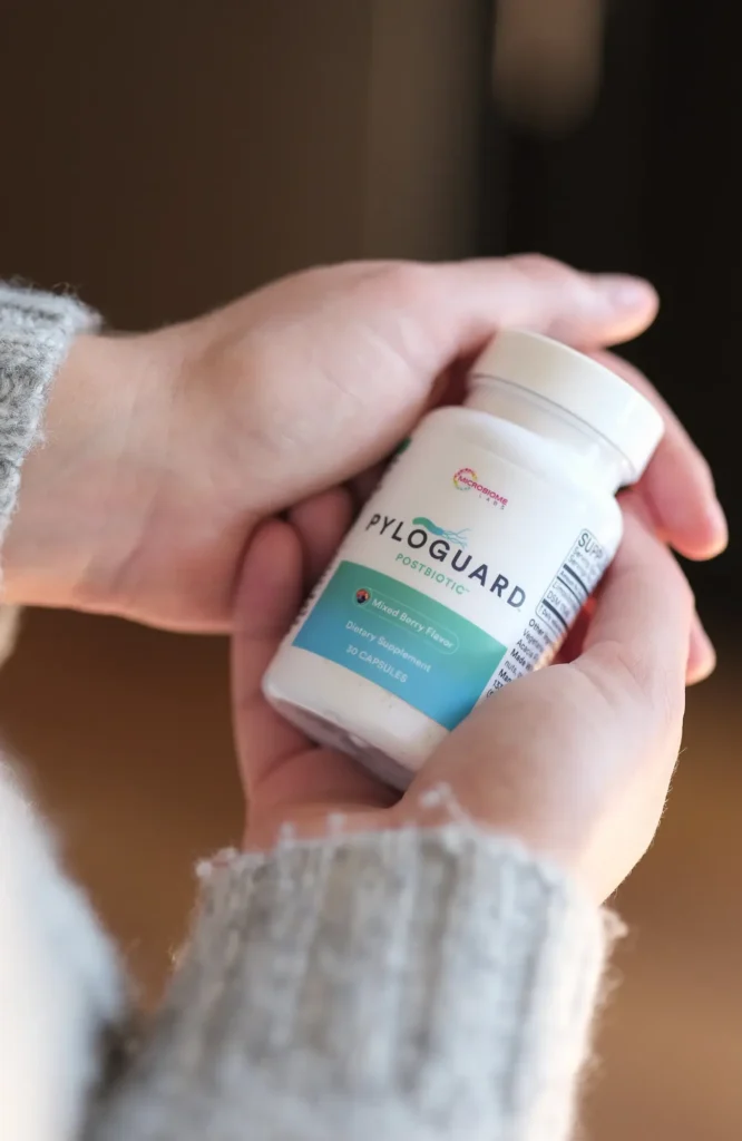 PyloGuard™ is a dietary supplement designed to support the body’s natural processes for elimination. In Hand Usage